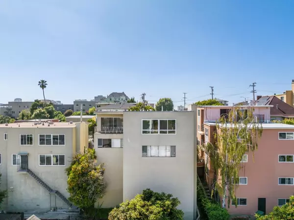 Oakland, CA 94610,498 Capital ST