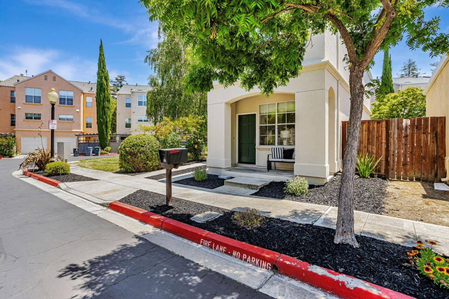 Mountain View, CA 94040,103 Whits RD