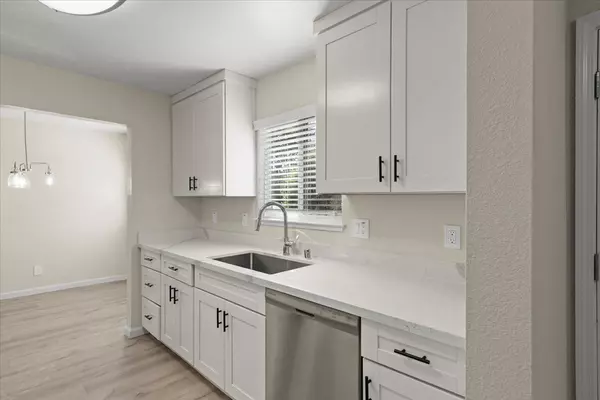 San Jose, CA 95129,1364 Saratoga AVE