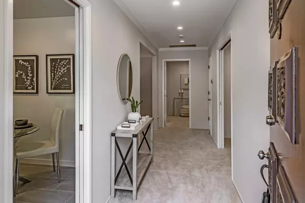 Menlo Park, CA 94025,2435 Sharon Oaks DR