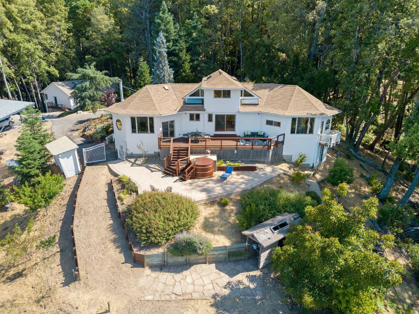 335 Wild Iris LN, Santa Cruz, CA 95060