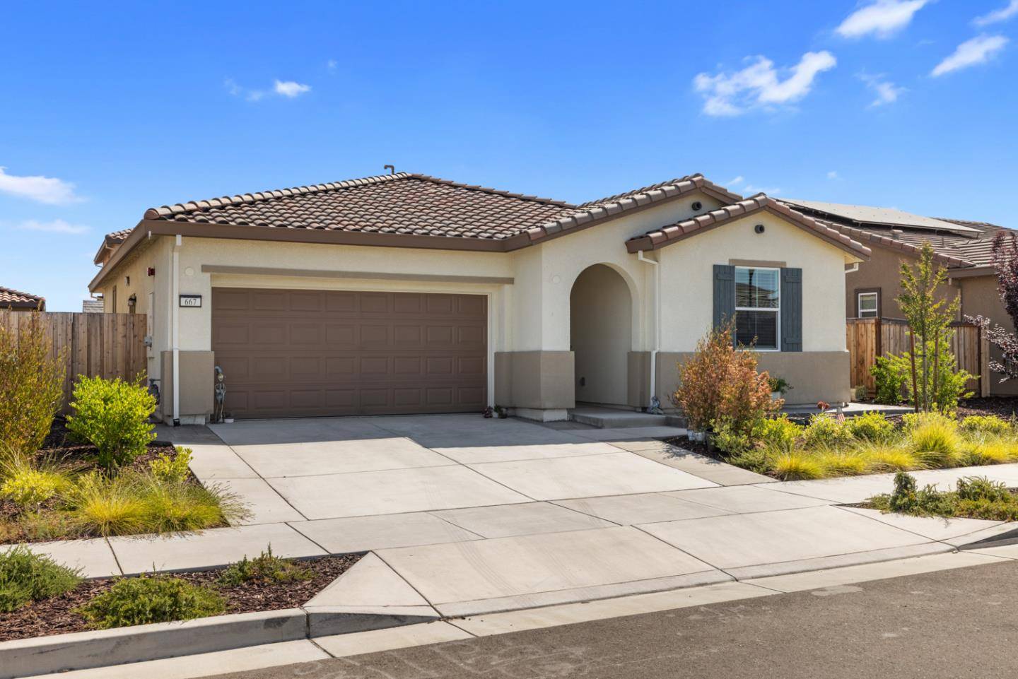 667 Pleasant DR, Lathrop, CA 95330