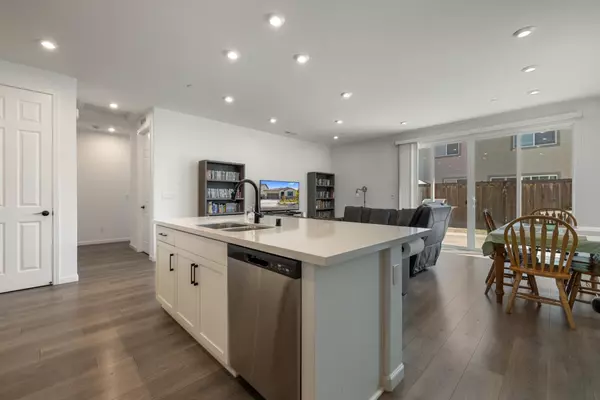 Lathrop, CA 95330,667 Pleasant DR