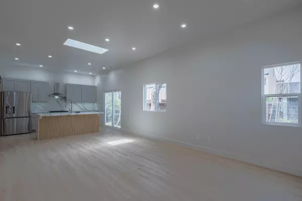 Seaside, CA 93955,987 Harcourt AVE D