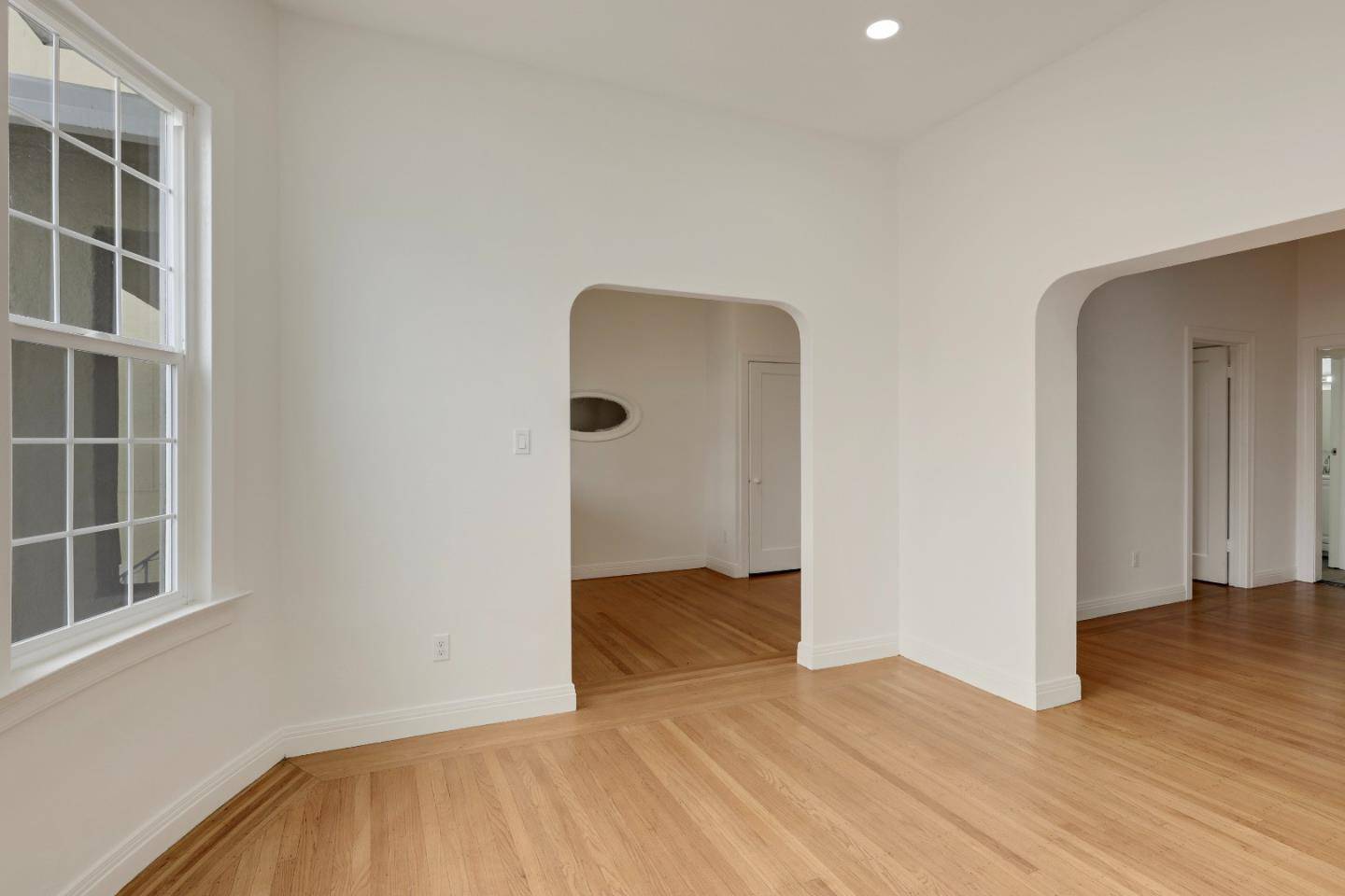 Oakland, CA 94607,213 7th ST