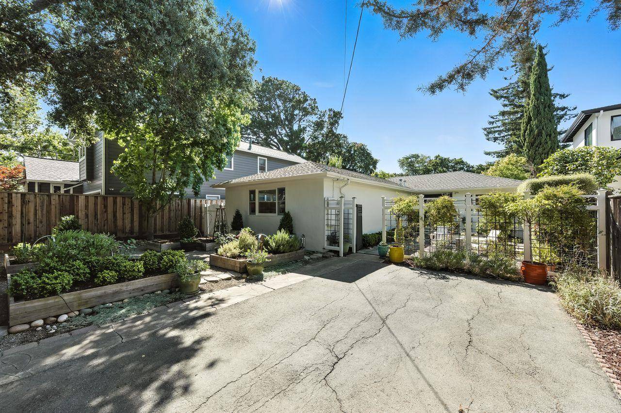 Redwood City, CA 94061,1422 W Selby LN