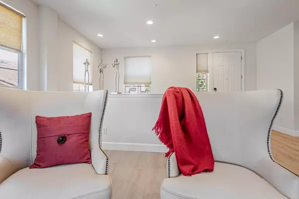 Brisbane, CA 94005,33 Lupine Valley CT