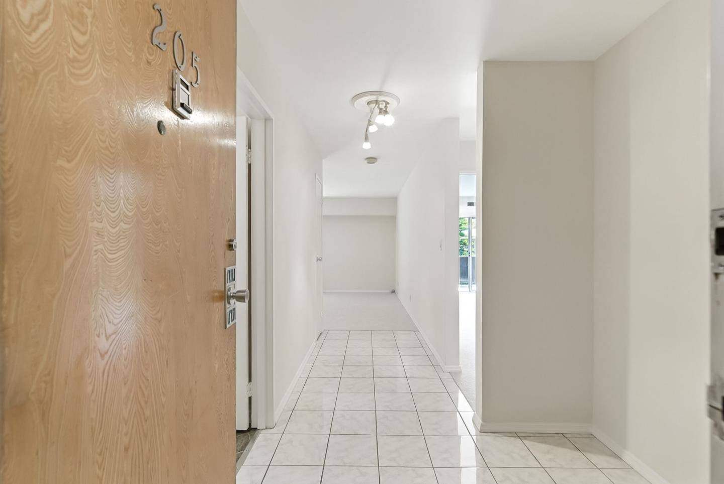 San Carlos, CA 94070,728 Elm ST 205