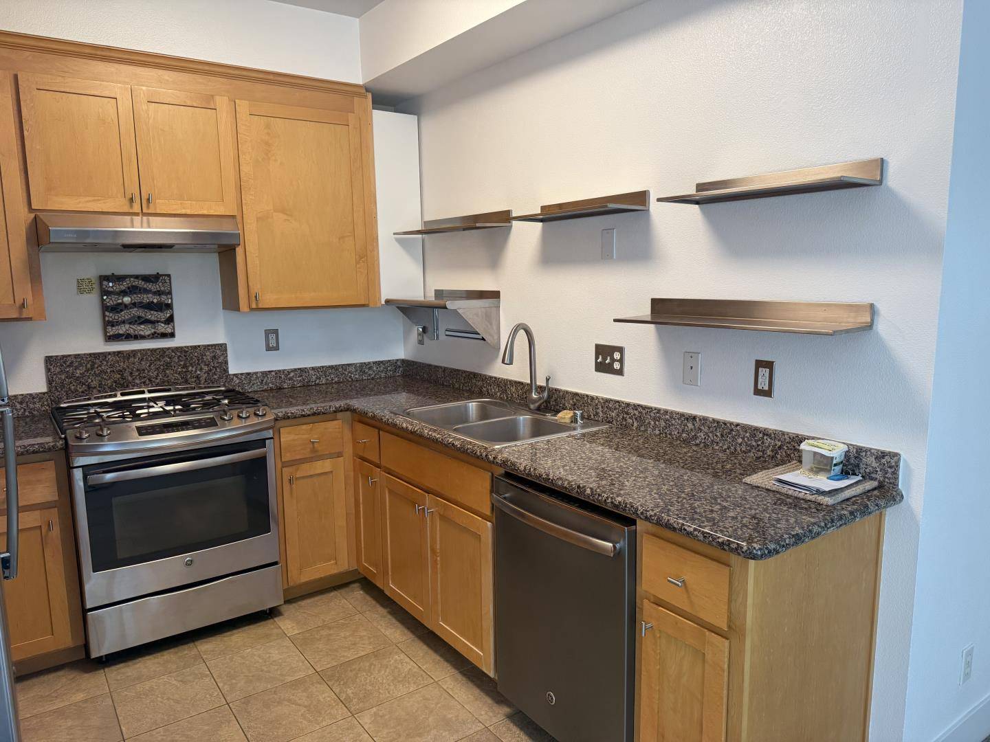 Santa Cruz, CA 95060,208 Bay ST H