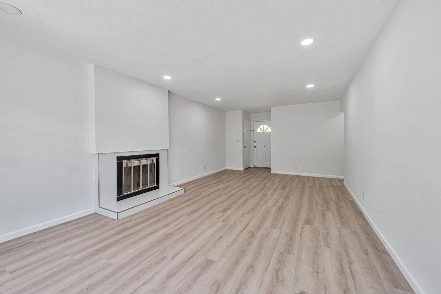 Foster City, CA 94404,301 Chesapeake AVE