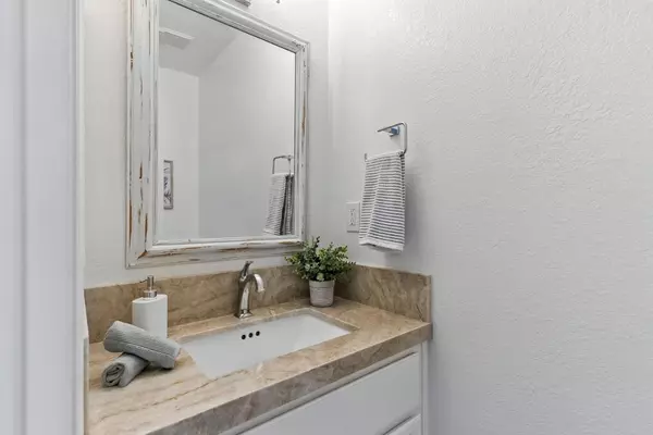 Santa Cruz, CA 95065,3101 Erin LN