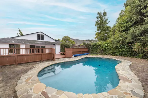 Millbrae, CA 94030,930 Sequoia