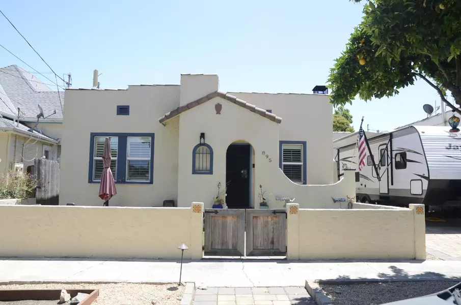 895 Monterey ST, Hollister, CA 95023