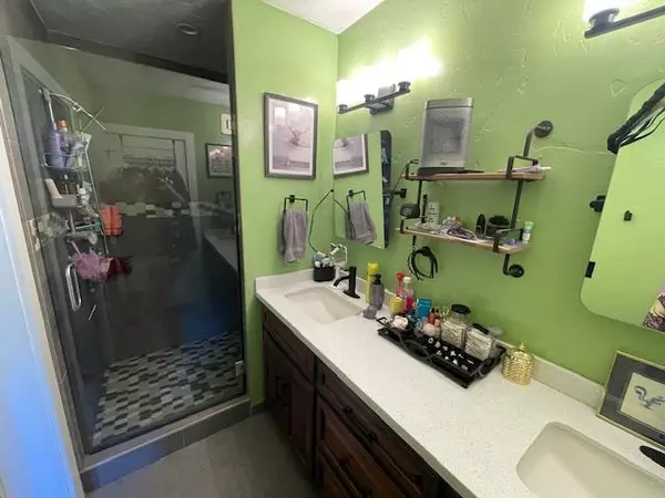 Hollister, CA 95023,895 Monterey ST