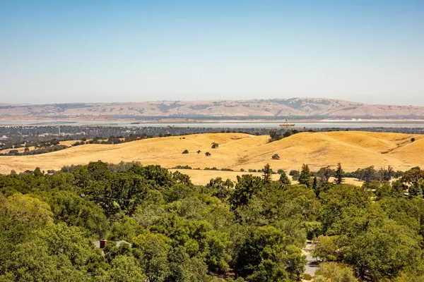 30 Pine Ridge WAY, Portola Valley, CA 94028