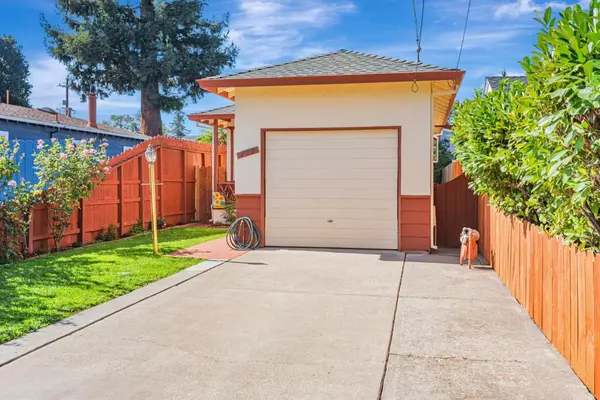 Redwood City, CA 94061,250 San Carlos AVE