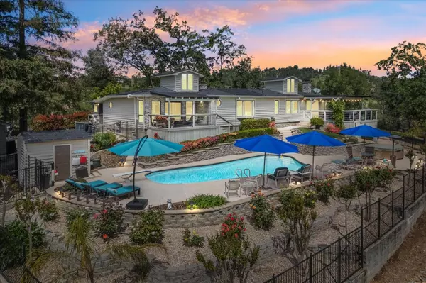 15907 Cindee LN, Redding, CA 96001
