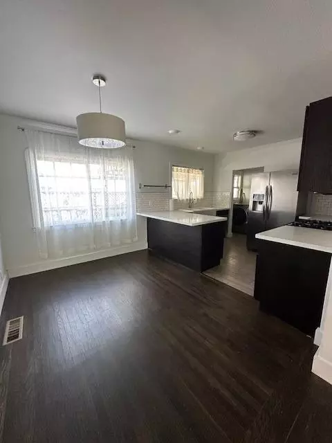 Oakland, CA 94605,5821 Fleming AVE