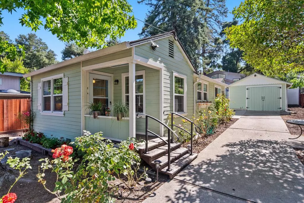 Ben Lomond, CA 95005,8494 Glen Arbor RD