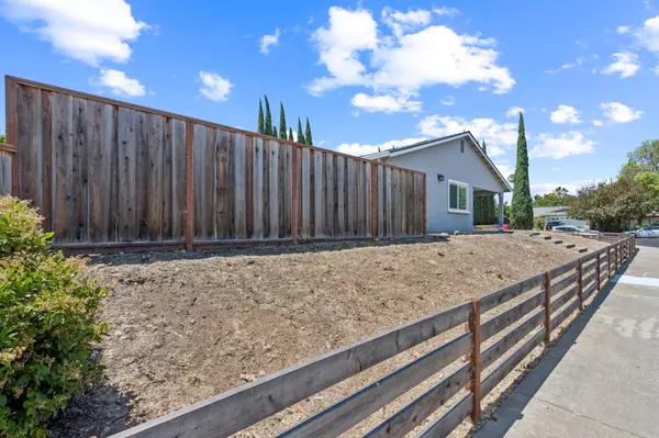 Pittsburg, CA 94565,61 Galleon WAY