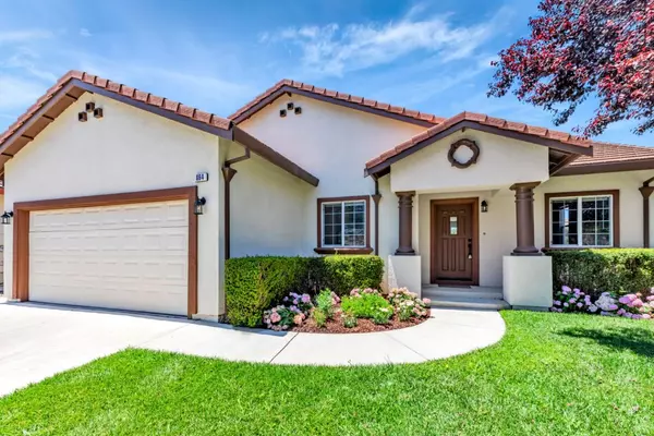 Hollister, CA 95023,864 Powell