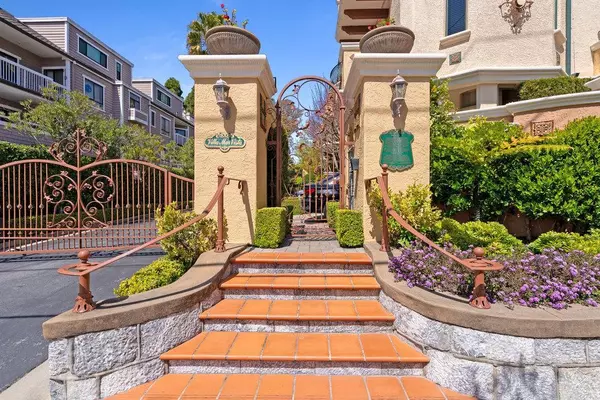 Santa Cruz, CA 95060,233 Villa Mar VIS