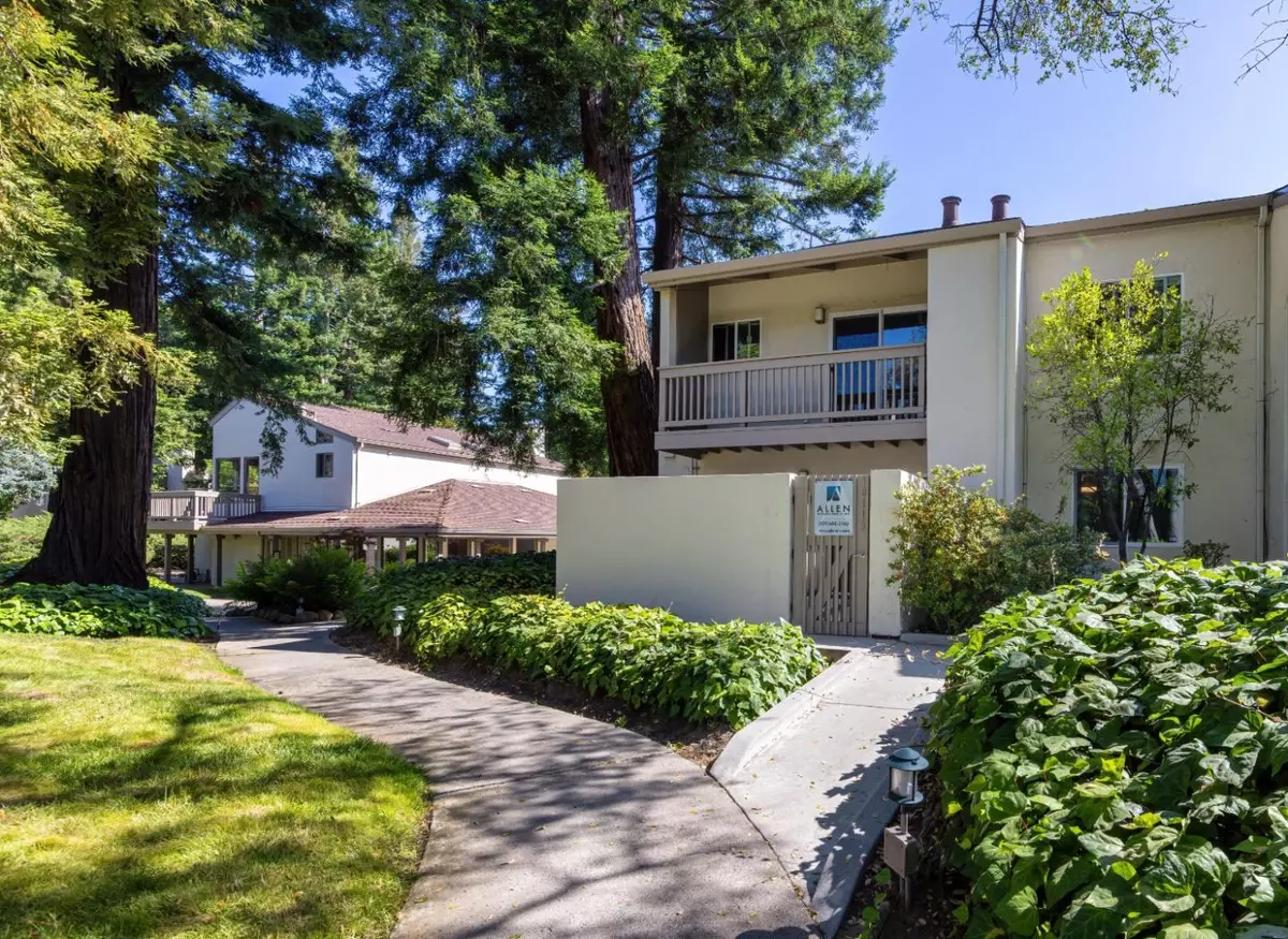 Saratoga, CA 95070,19113 Vineyard LN