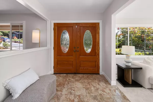 Los Altos, CA 94024,881 Highlands CIR