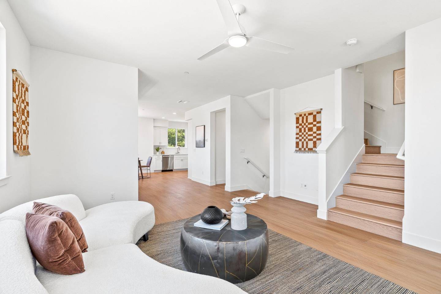 Redwood City, CA 94061,927 Woodside RD