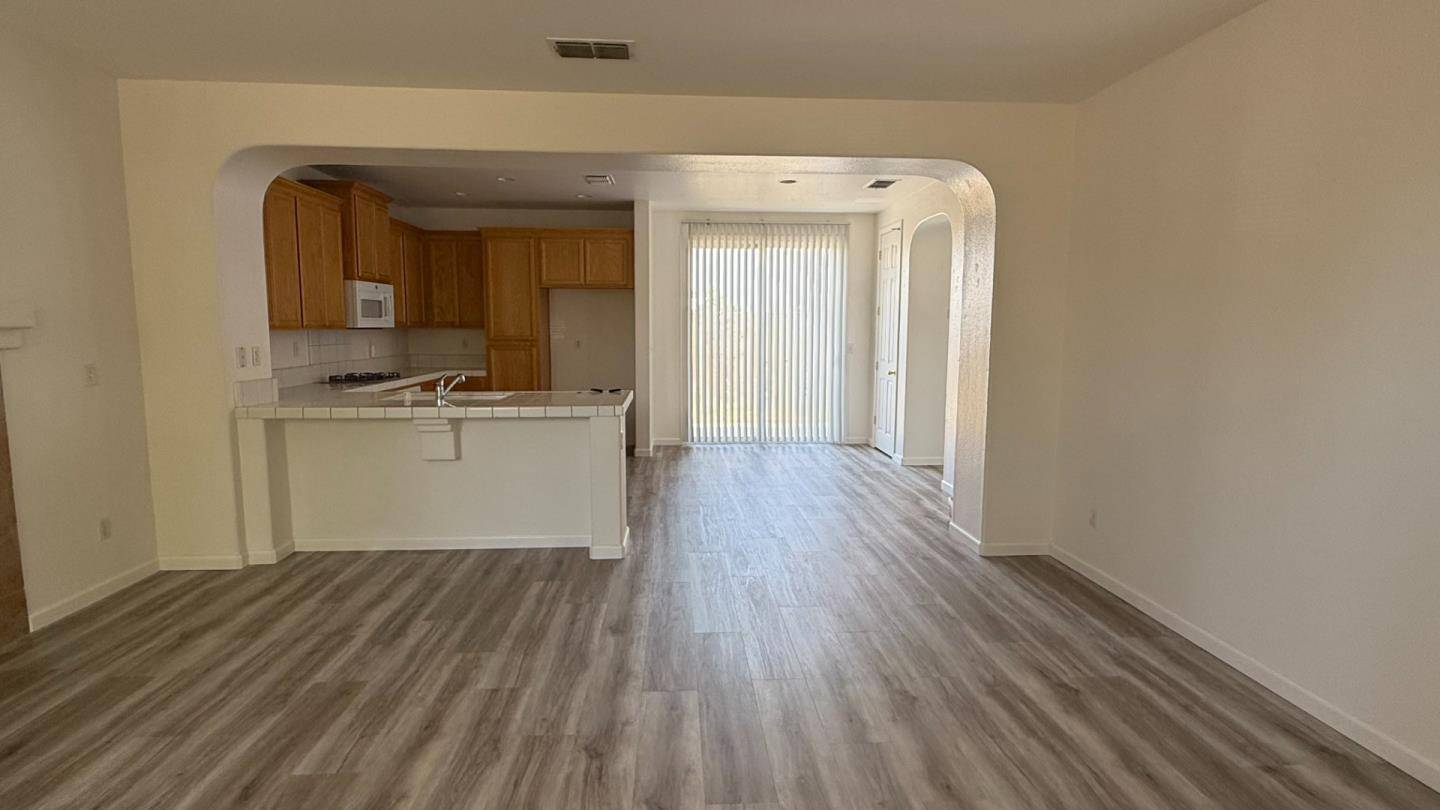 Sacramento, CA 95835,5906 Caddington WAY