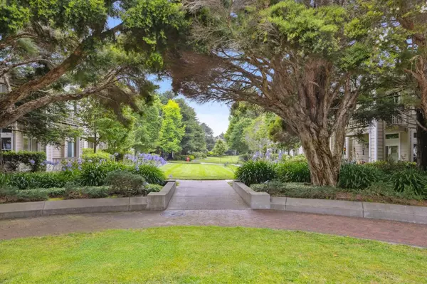 Half Moon Bay, CA 94019,240 Amesport LNDG
