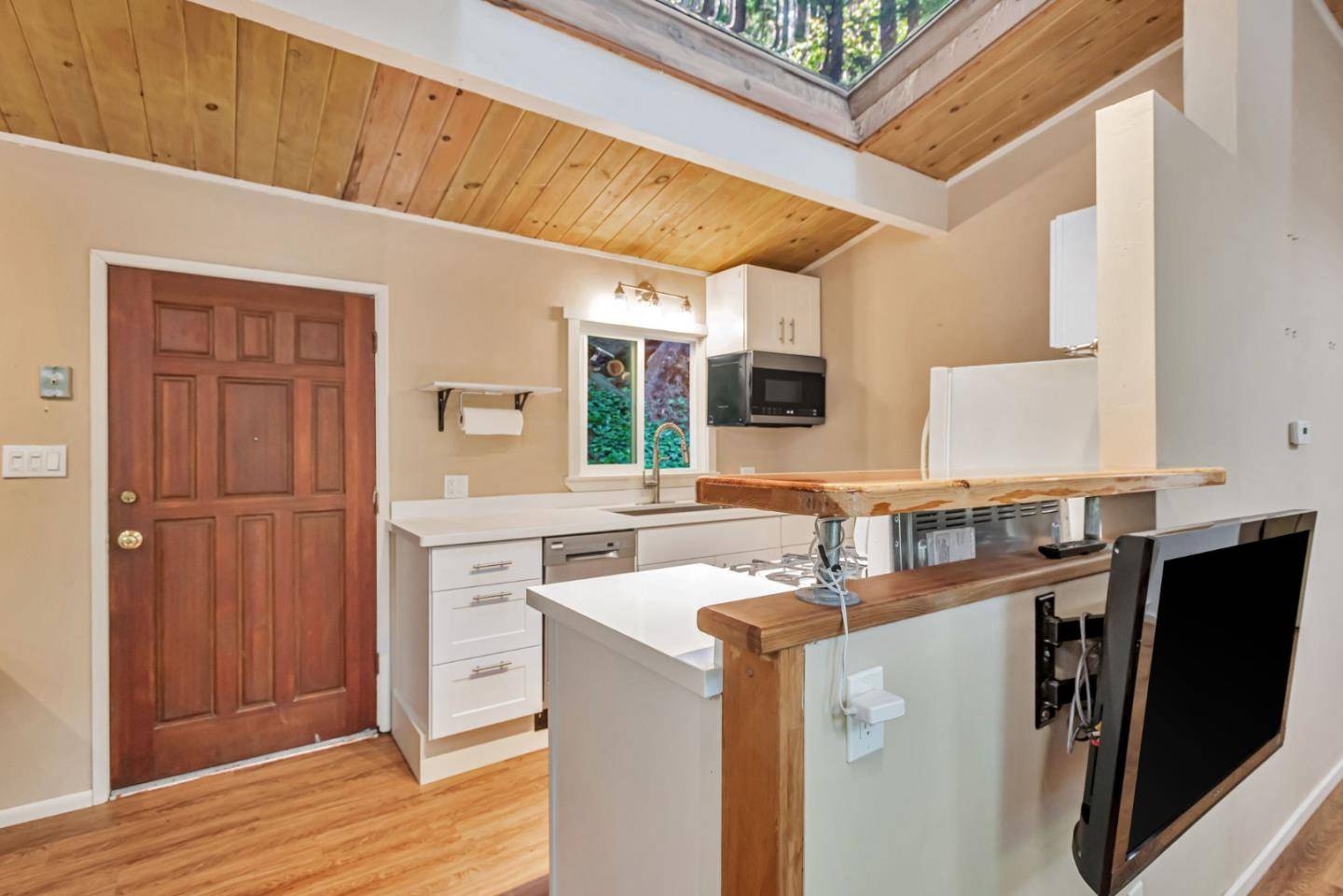 Pescadero, CA 94060,364 Redwood AVE