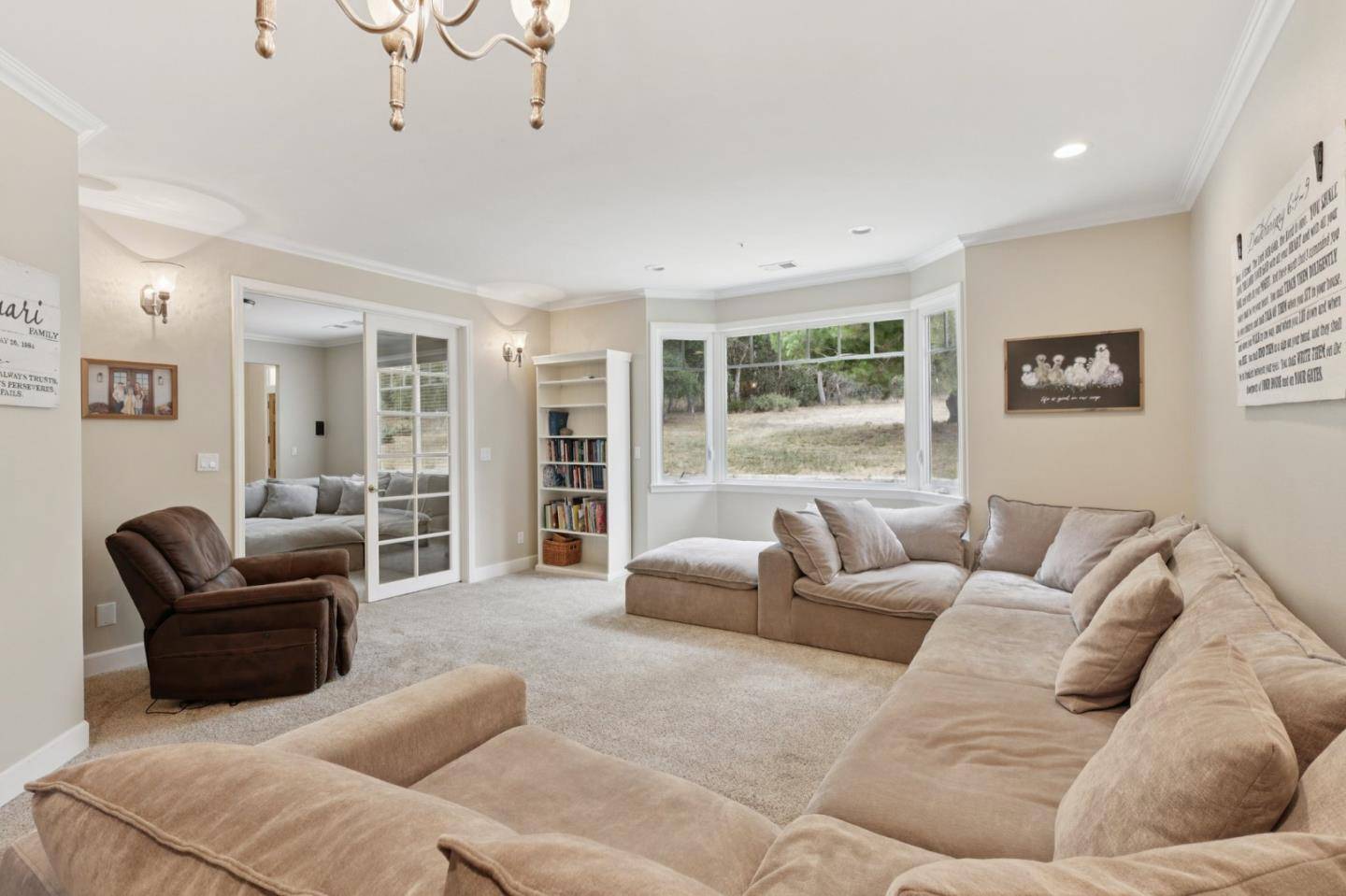 Salinas, CA 93907,9156 Holly Hill DR