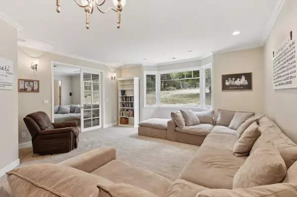 Salinas, CA 93907,9156 Holly Hill DR