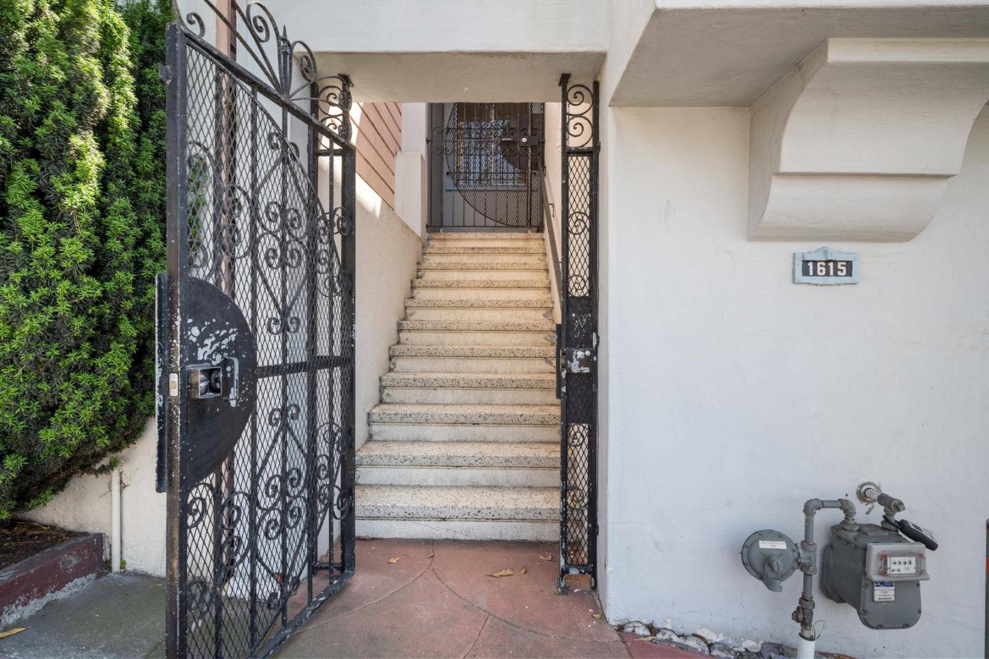 San Francisco, CA 94124,1615 La Salle AVE