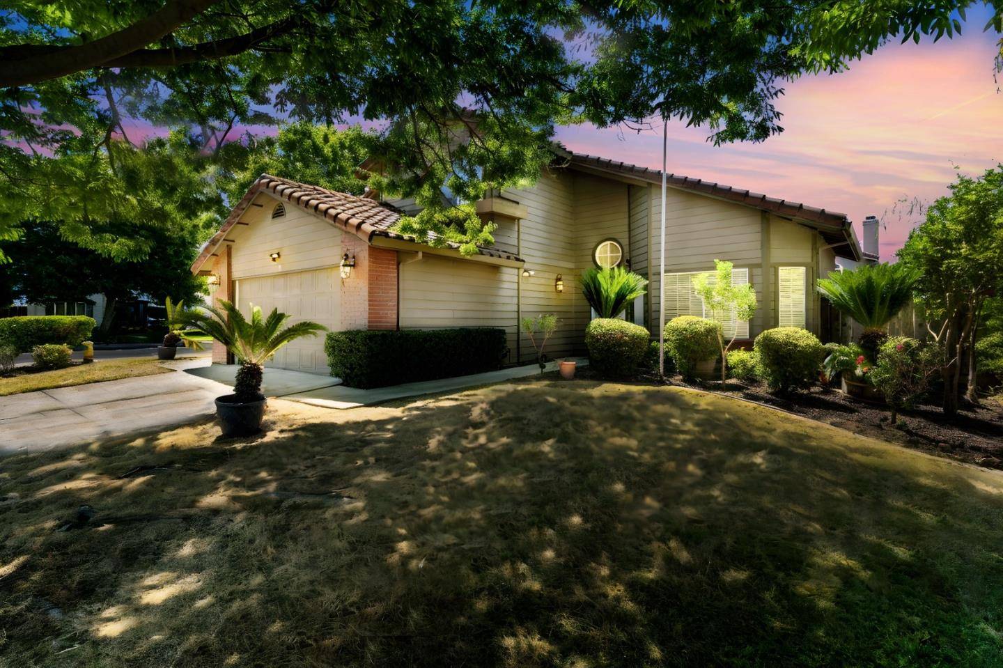 Modesto, CA 95356,2200 Den Helder DR