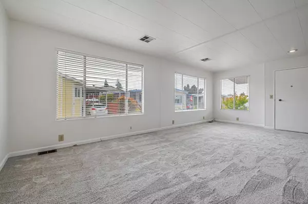 Capitola, CA 95010,4425 Clares ST 52