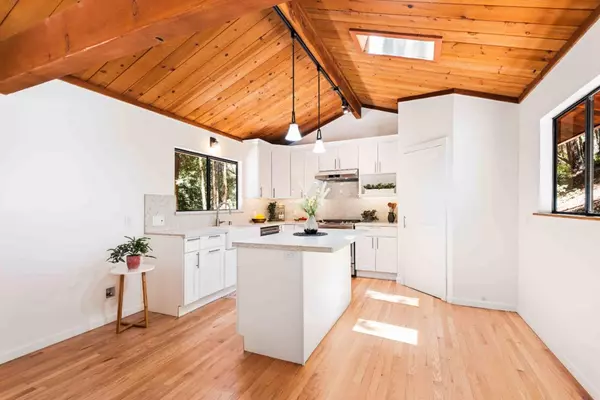 Santa Cruz, CA 95060,510 Warren DR