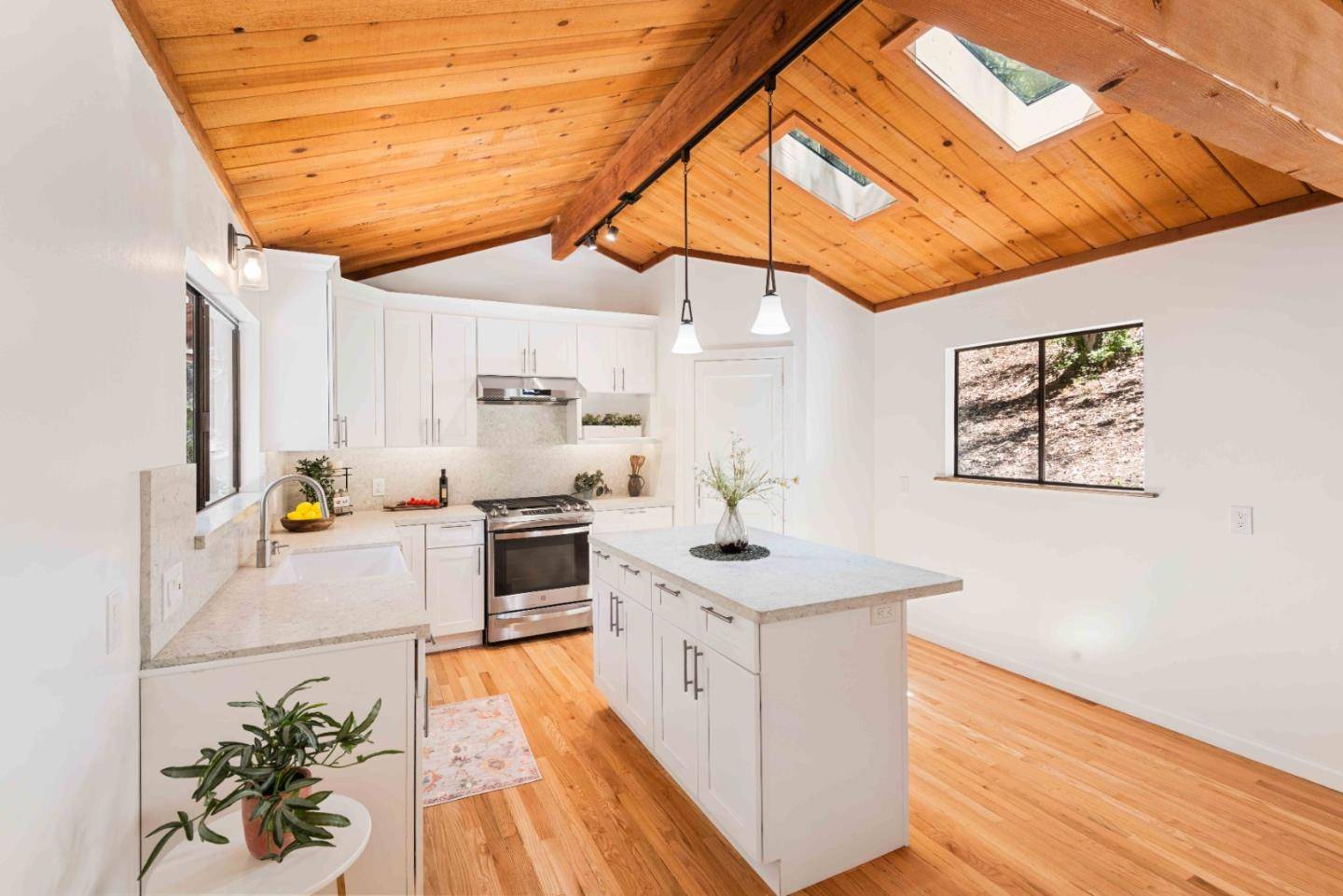 Santa Cruz, CA 95060,510 Warren DR