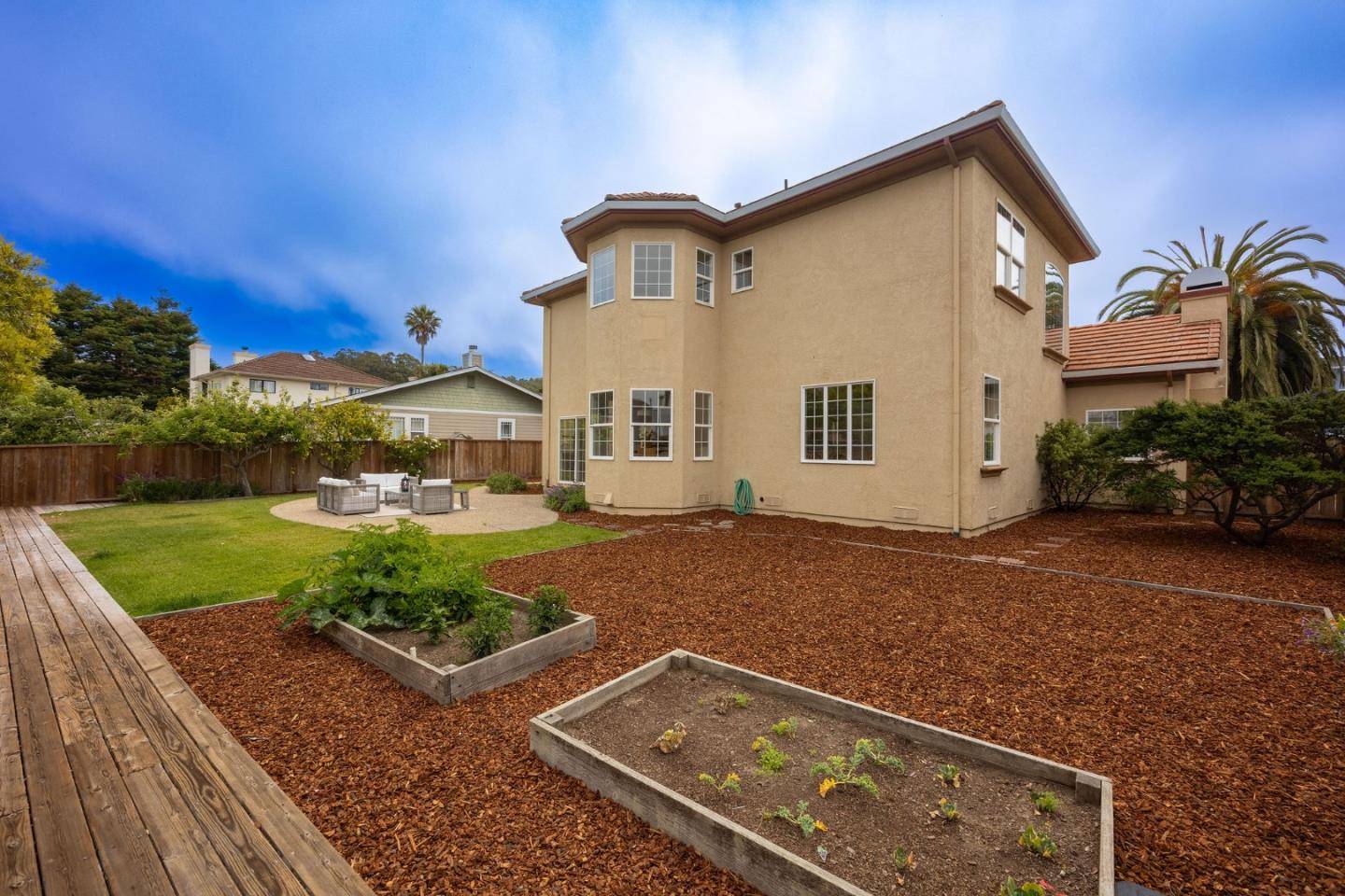 Half Moon Bay, CA 94019,608 Silver AVE