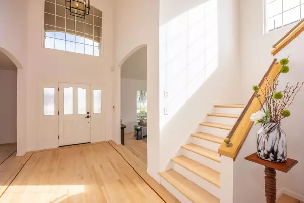 Half Moon Bay, CA 94019,608 Silver AVE