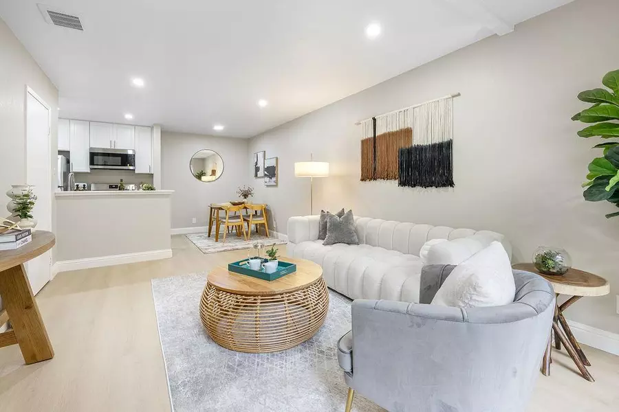 385 Mandarin DR 4, Daly City, CA 94015