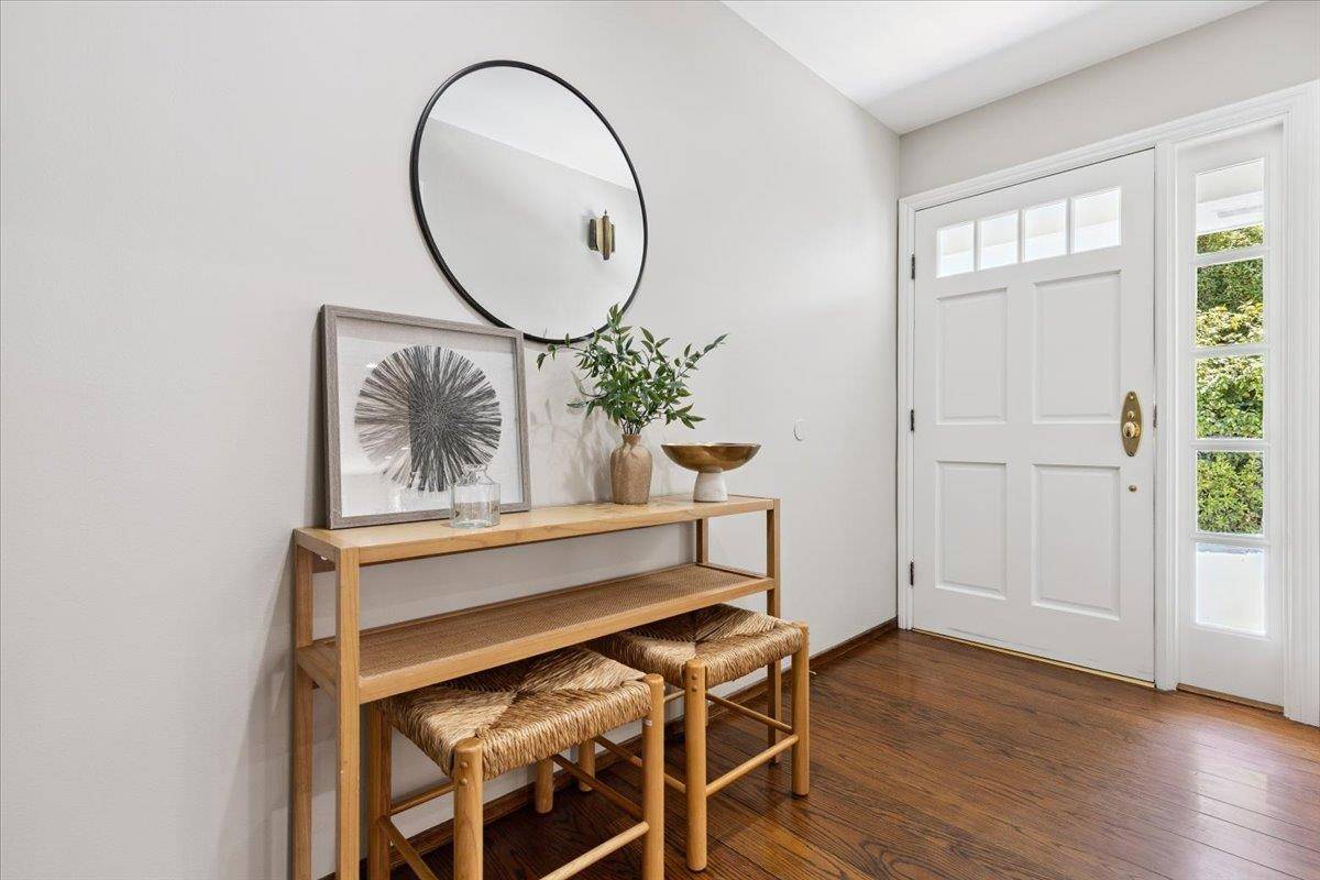 Menlo Park, CA 94025,471 Claremont WAY