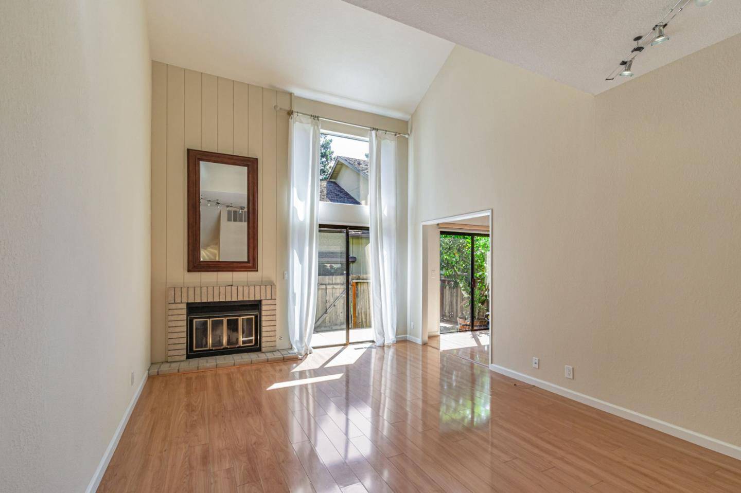 Santa Clara, CA 95050,2421 Rebecca Lynn WAY