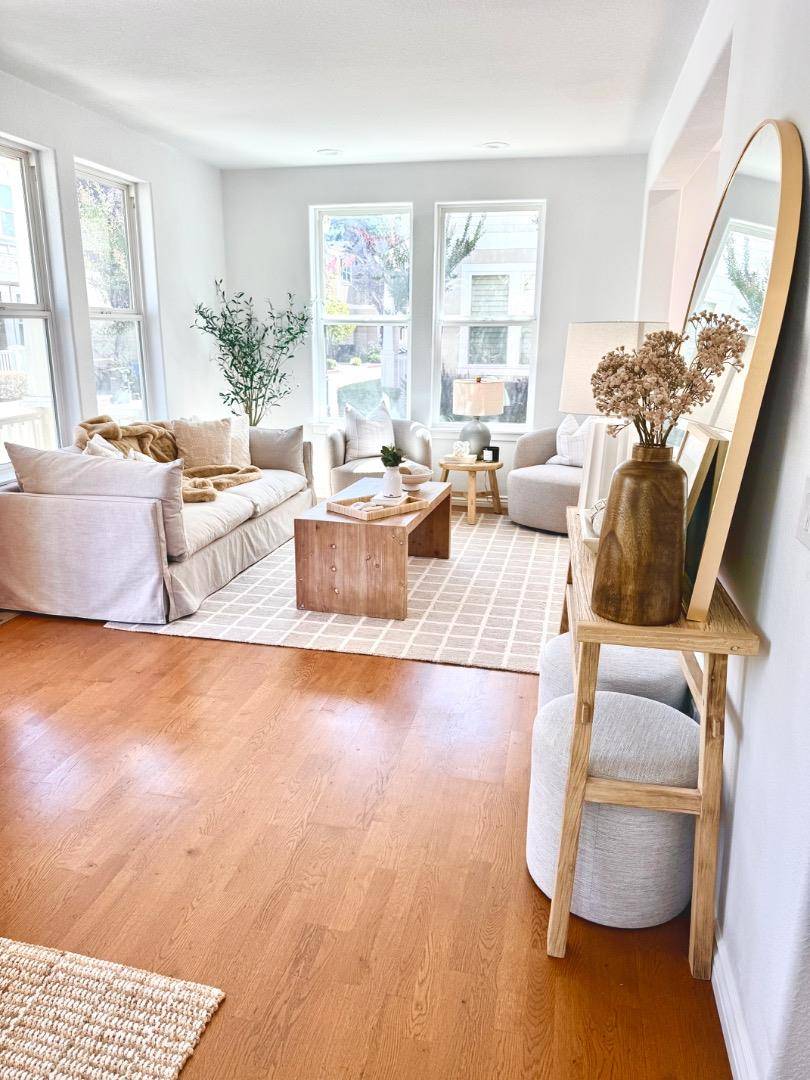 Los Gatos, CA 95032,221 Creekside Village DR