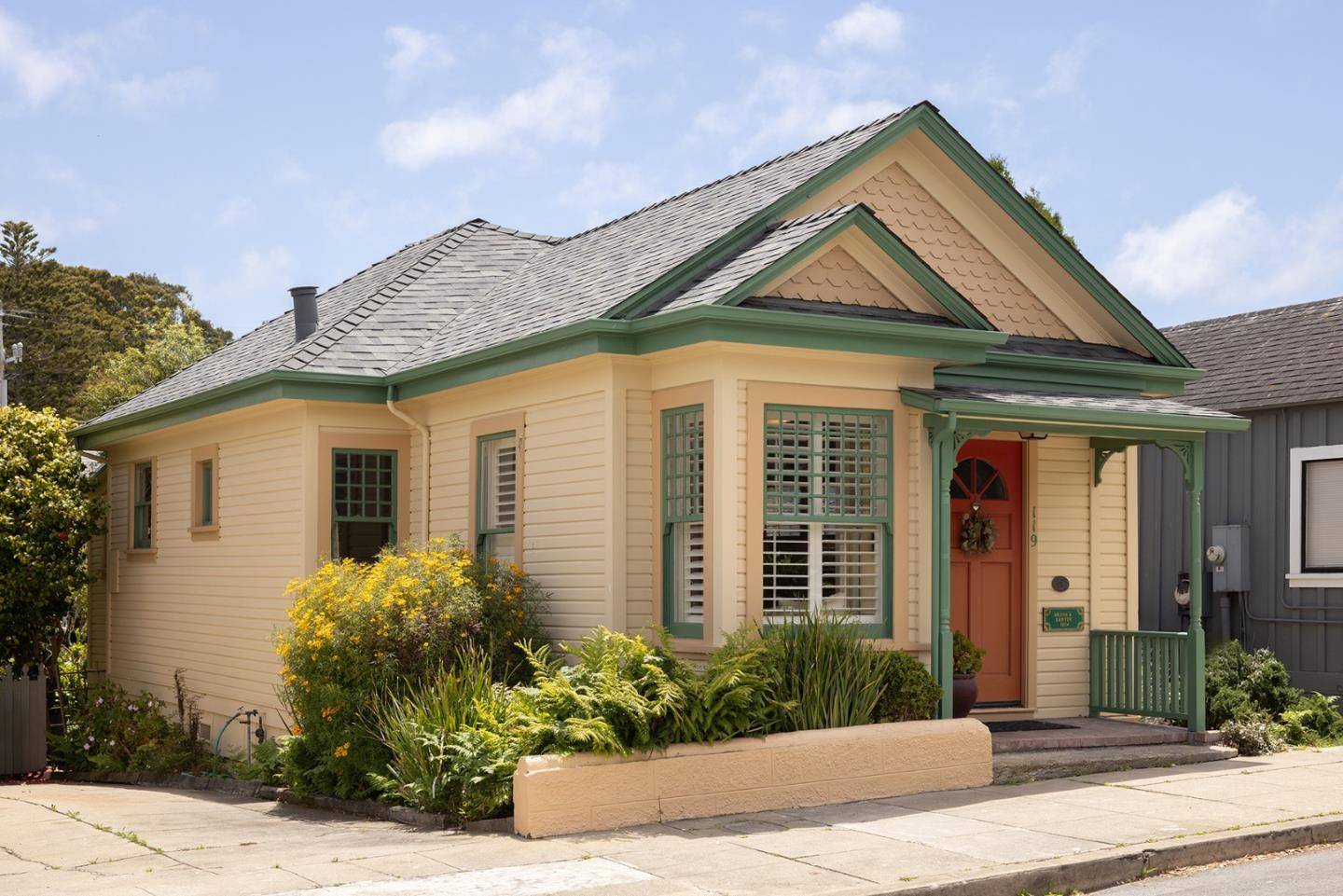 Pacific Grove, CA 93950,119 Fountain AVE