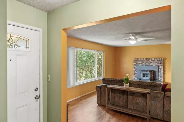 Salinas, CA 93907,19060 Oak Heights DR