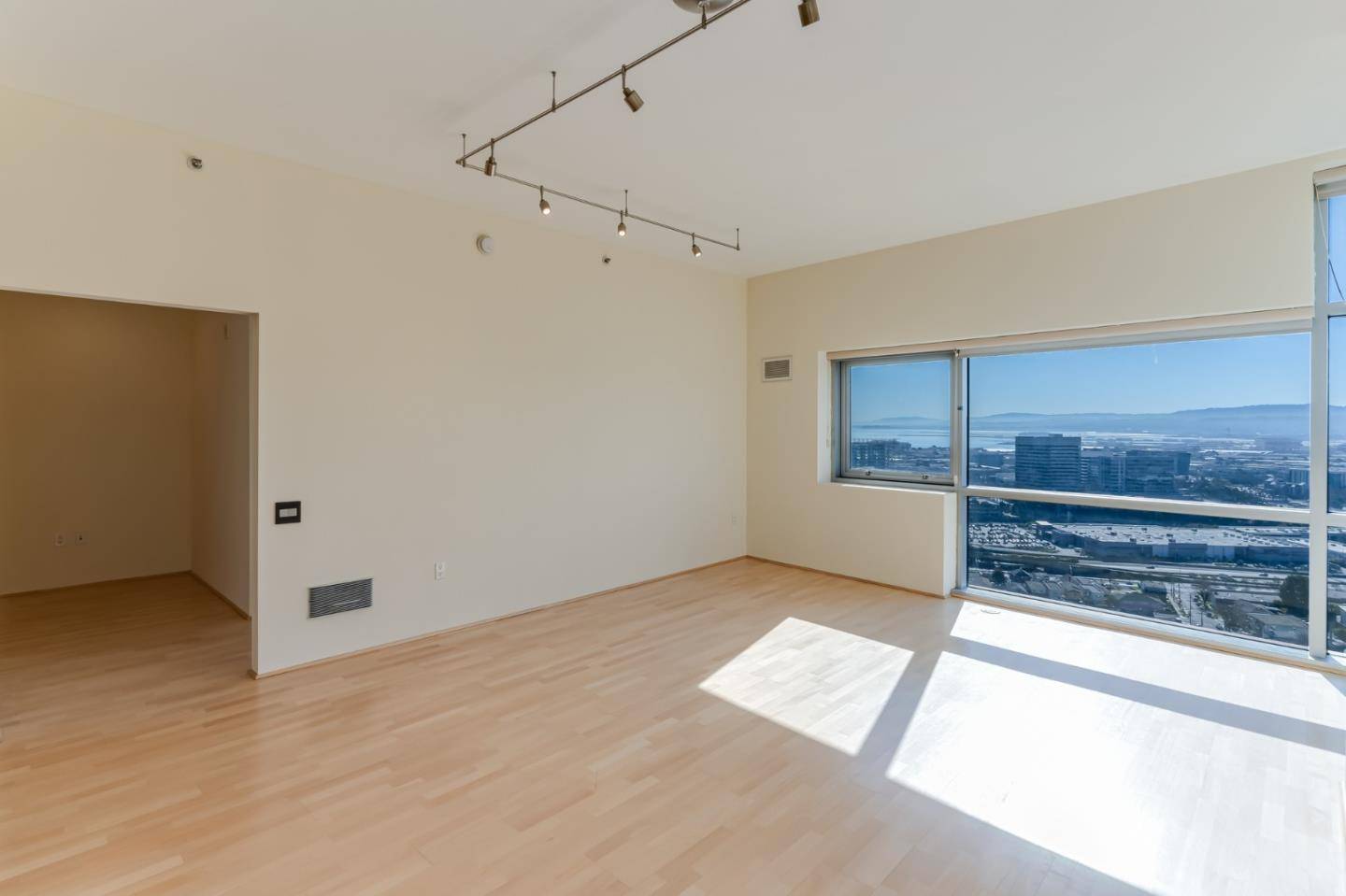 South San Francisco, CA 94080,1 Mandalay 1701