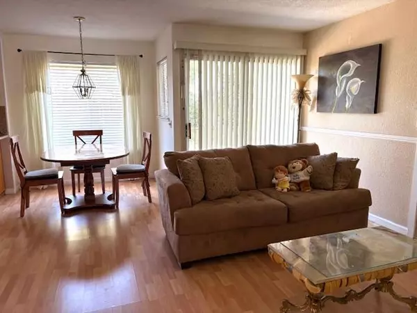 Sacramento, CA 95828,8317 Honeycomb WAY