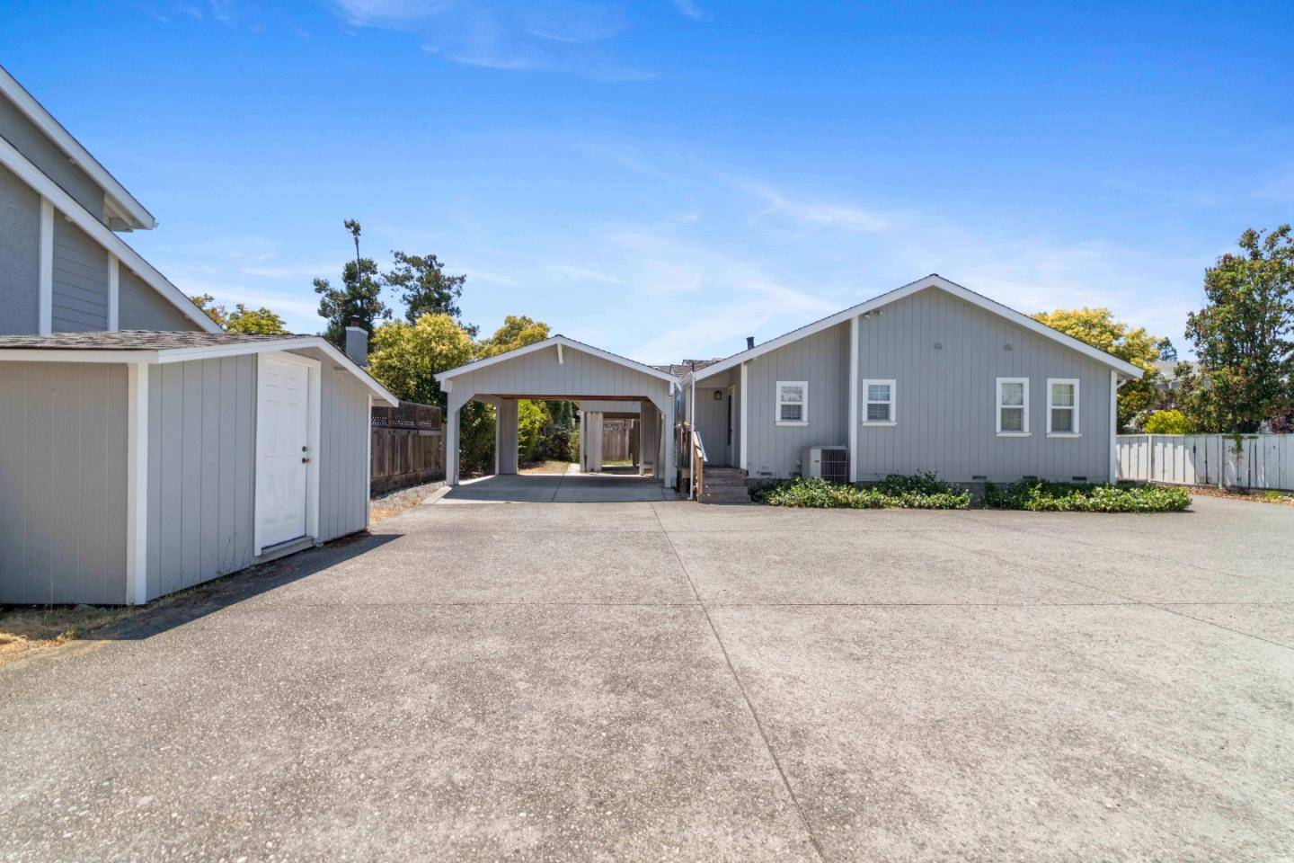Los Gatos, CA 95032,16973 Roberts RD
